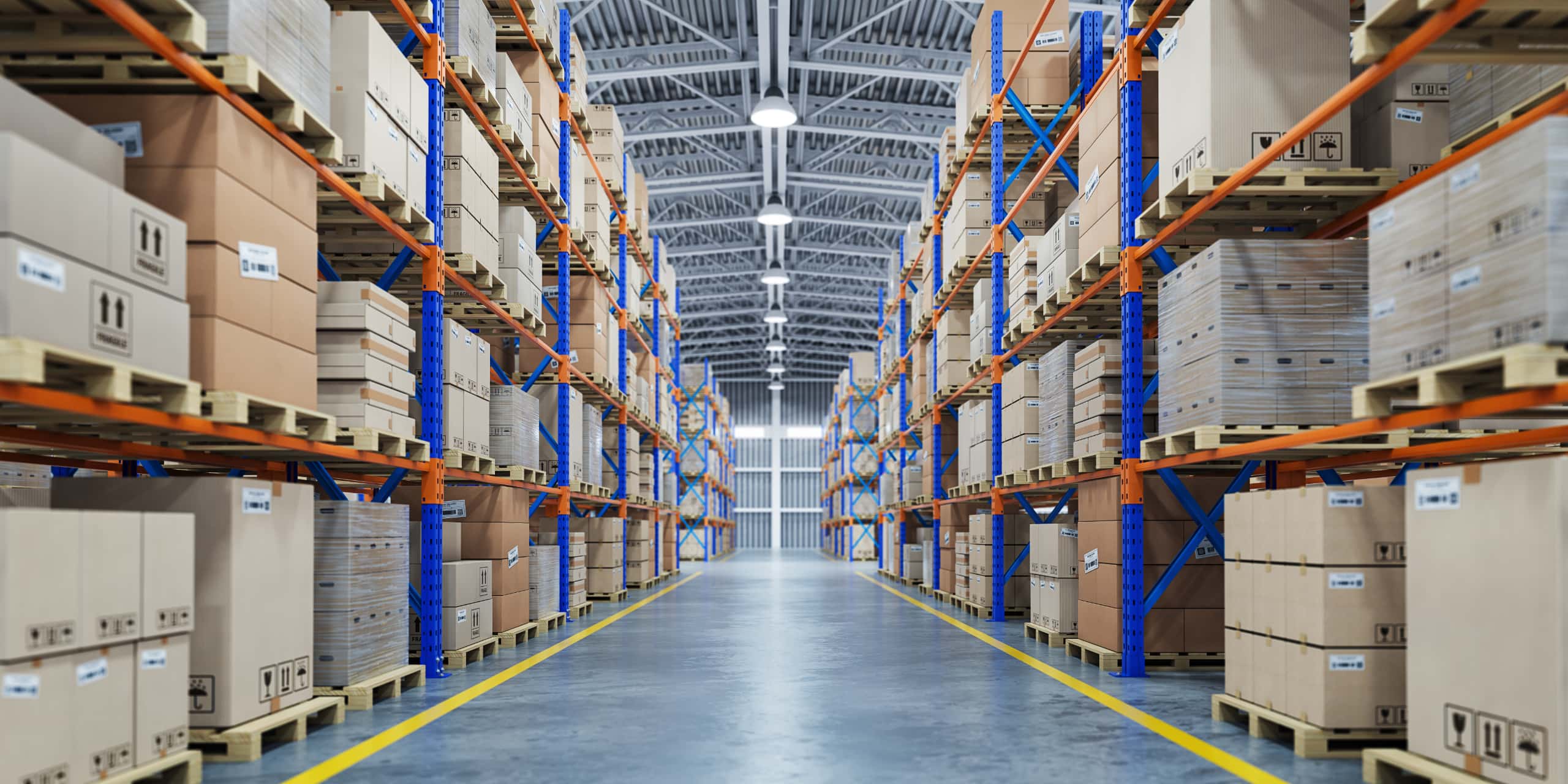 Logistiklager - Logpart levererar tredjepartslogistik till sina kunder. I bild är ett stort organiserat lager.